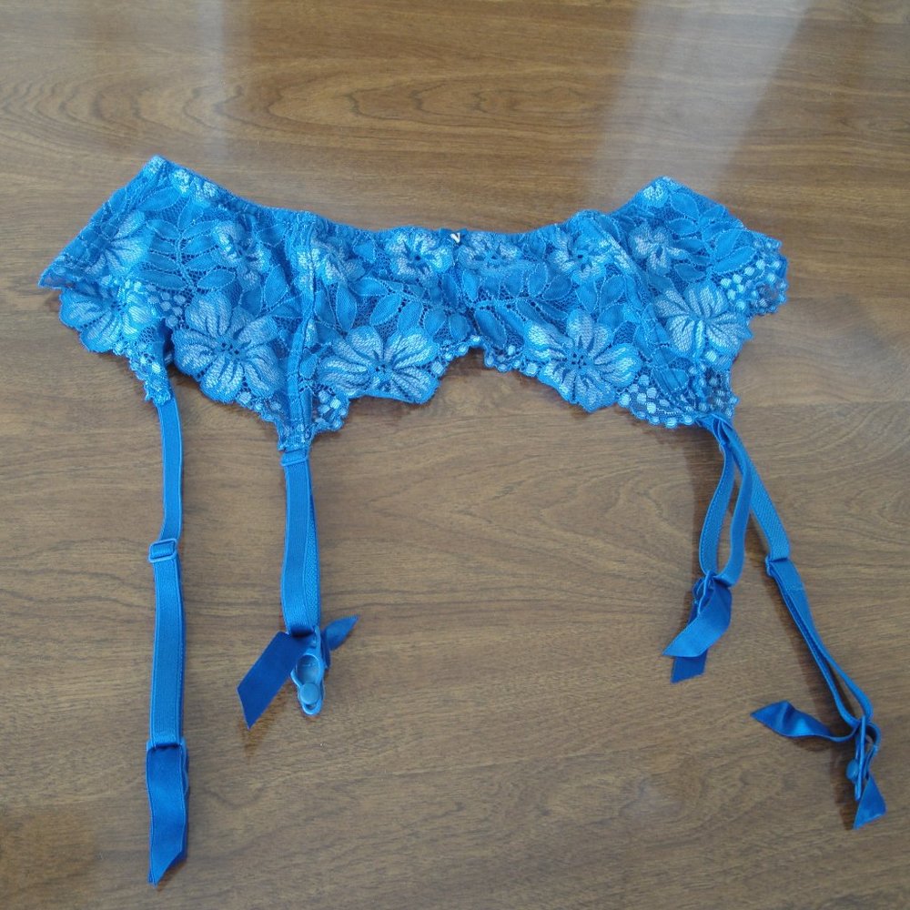 Victoria's Secret blue lace garter belt
